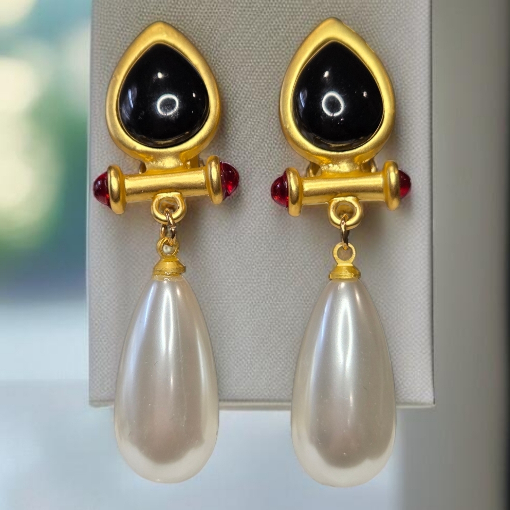 Matte Gold Plated Mogul Onyx Ruby Cabochon Pearl Drop Clip-on Earrings